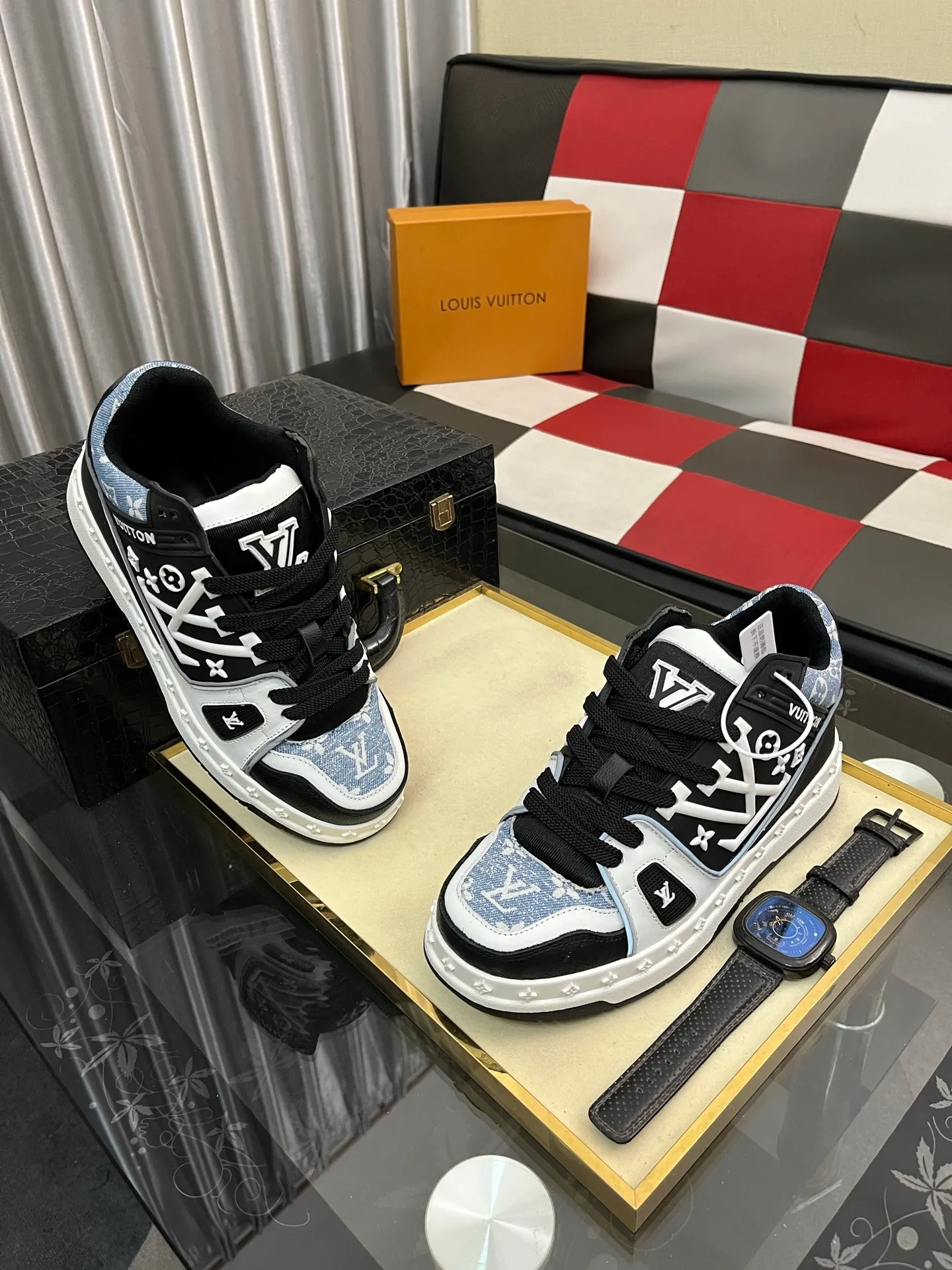 Men's men's shoes 💰620⌚️⌚️ Comes with full packaging "Loui* Vuitto*" LV's new Gaobang sports and casual shoes. Imported first-layer cowhide ➕ Imported sheepskin lining is high-end and comfortable, and the original outsole is light and wear-resistant! Purely handmade, details determine quality! Size 38-442️⃣Colors available